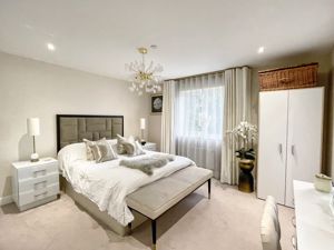 Photo 1- click for photo gallery